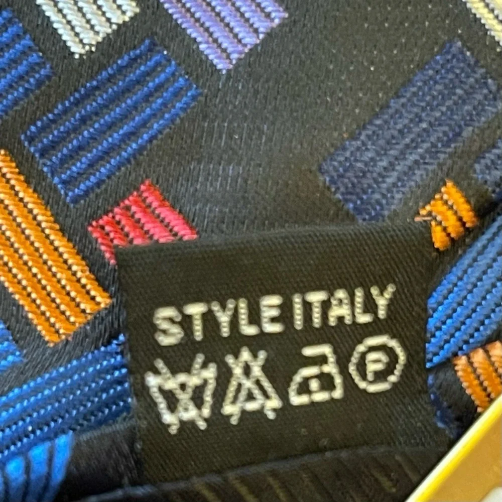 Handmade Italian Silk Tie ~ Fabulous Geometric Print
